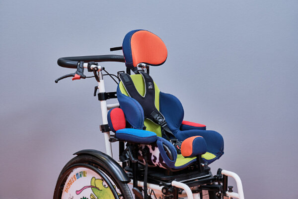 Individuelle_Sitzorthese_FINiFuchs Kinderhilfsmittel Kinderrehatechnik
