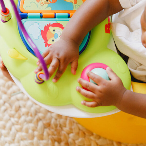 Tischspielzeug playtop safari Spielzeug Kinder mit Behinderung Bumbo FiNiFuchs