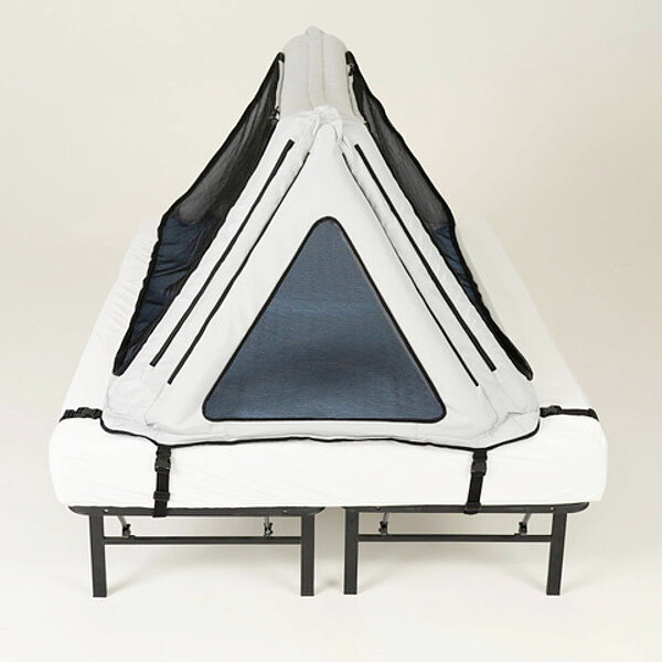 Safe-place-bed-FiNiFuchs-Reisebett